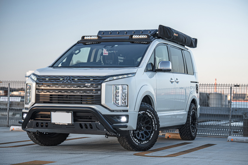 三菱・デリカD:5の左フロントビュー