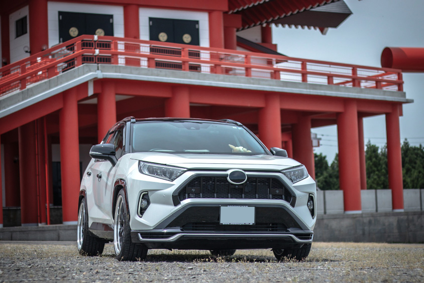 トヨタ・RAV4のフロントビュー