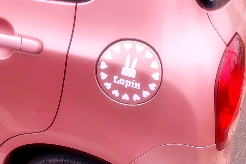 スズキ・アルトラパンの給油口のステッカー