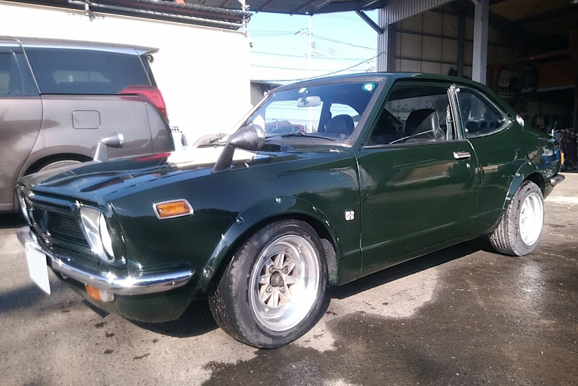 トヨタ・スプリンター トレノ（TE27）の左サイド