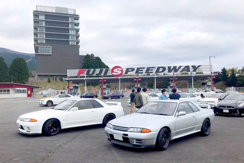 日産・スカイラインGT-R（BNR32）と富士スピードウェイ