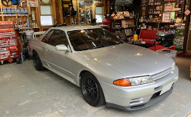 新車で購入して32年。“羊の皮を被ったオオカミ”を感じる日産スカイラインGT-R（BNR32）