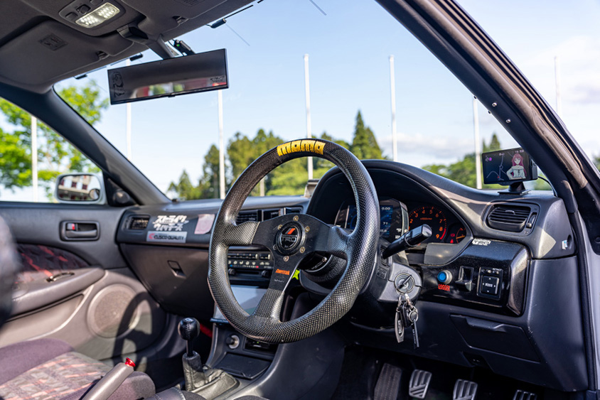 トヨタ・カローラレビン(AE111)の運転席