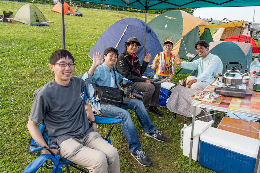 仲間とS耐24時間を楽しむトレビンさん