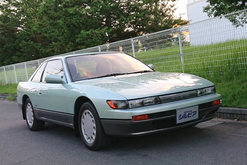 日産・シルビア（S13）の右フロントビュー