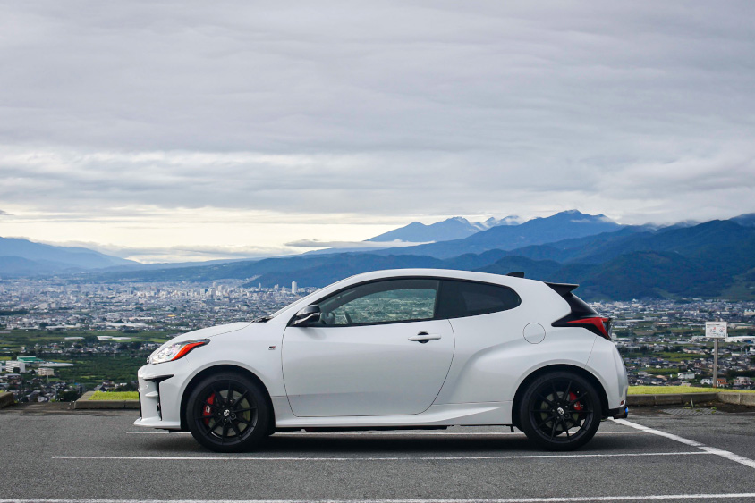 トヨタ・GRヤリスの左サイド