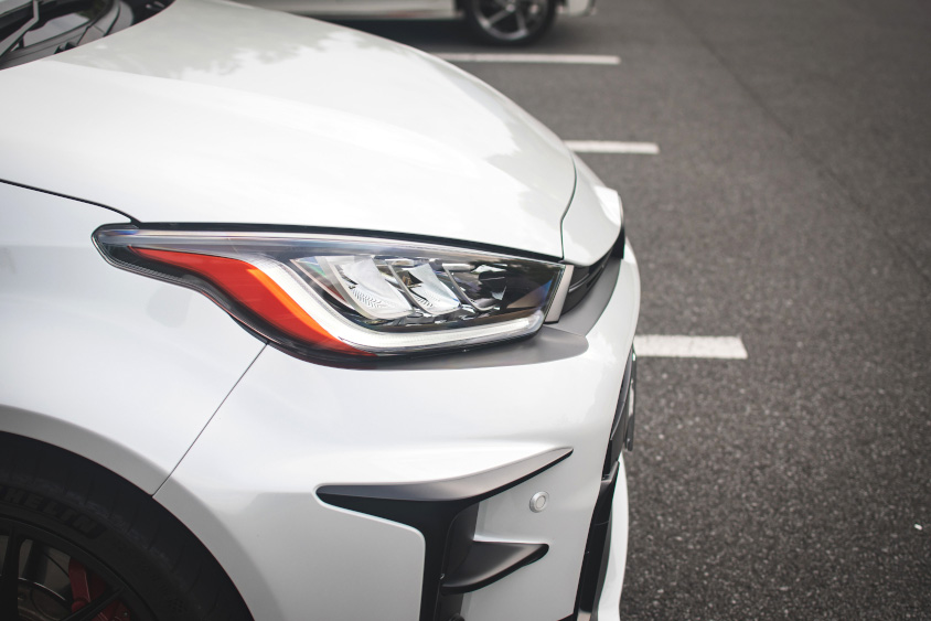 トヨタ・GRヤリスのヘッドライト