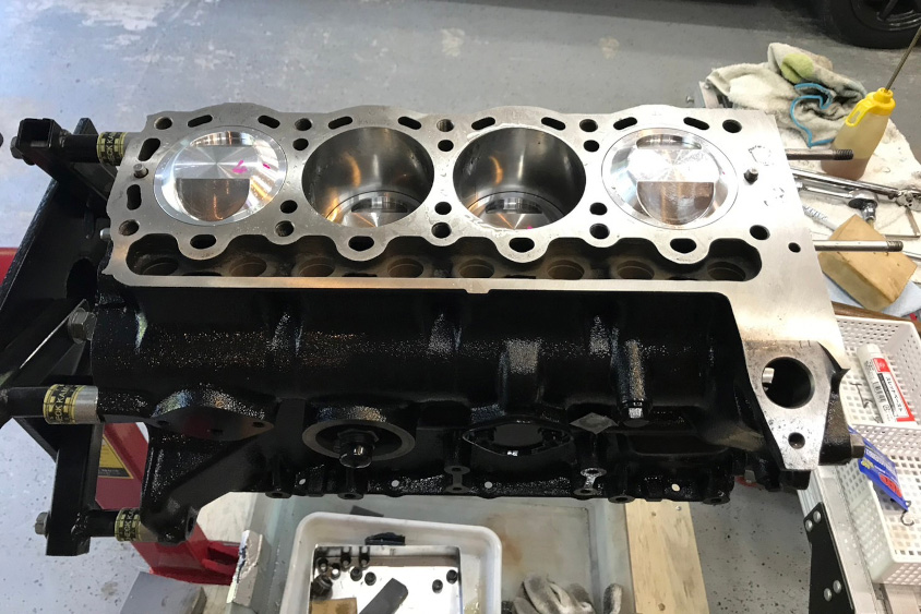 トヨタ・カローラの２T-GEUエンジンのシリンダー