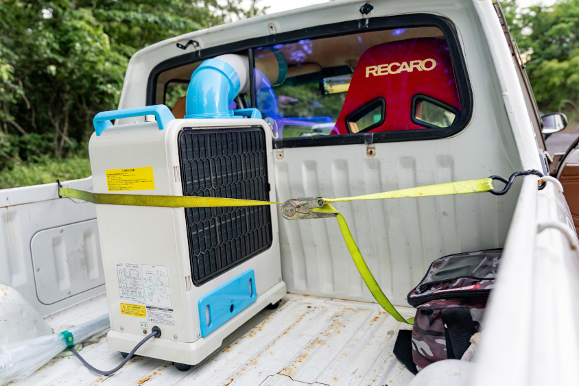 日産・サニートラックの荷台に積んだスポットクーラー