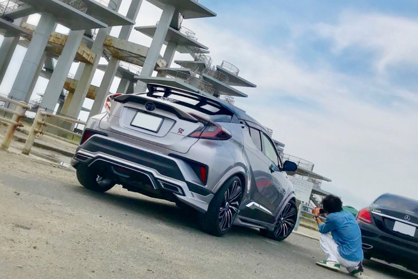 トヨタ・C-HRと旦那さん