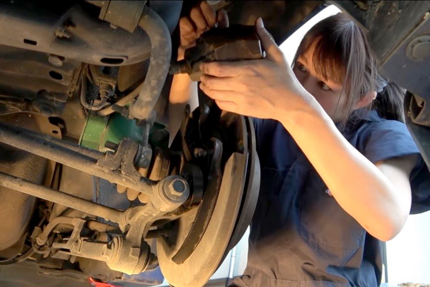 キャリパーを外すももみうちさん