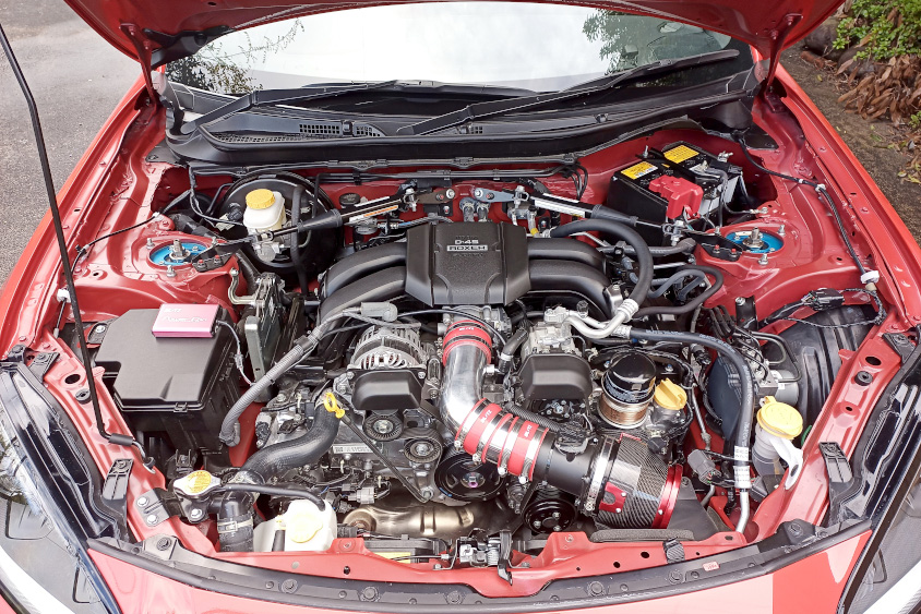 トヨタ・GR86のエンジンルーム