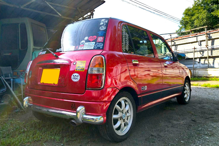 ダイハツ・ミラジーノのリヤ