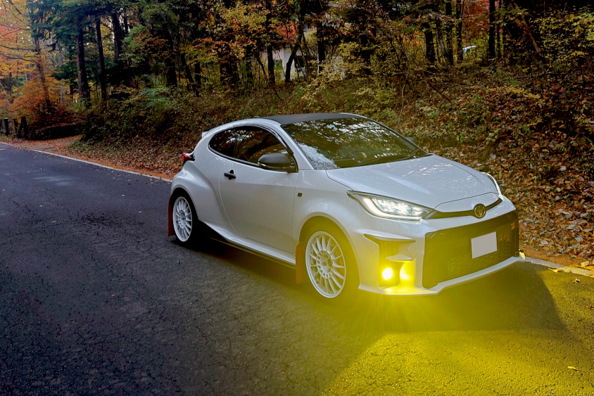 トヨタ・GRヤリスとフォグランプ