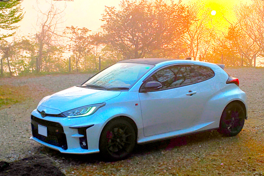 トヨタ・GRヤリスの左フロントビュー