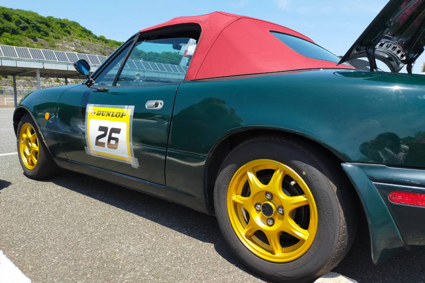 マツダ・ユーノスロードスターのサイドビュー