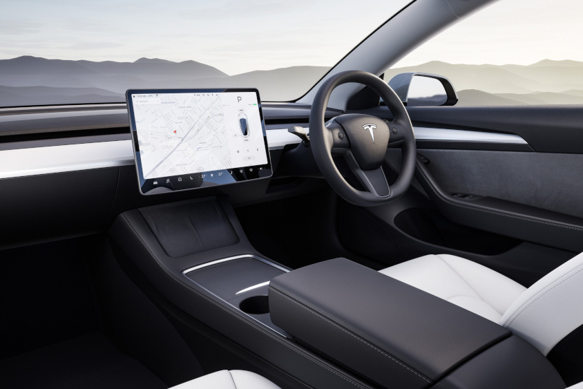 テスラ・モデル3の運転席