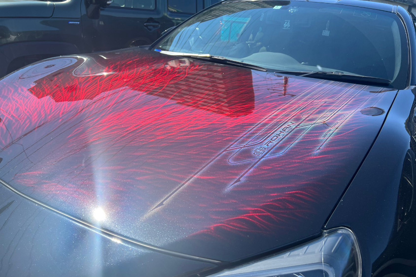 トヨタ・86のグラインダータトゥーを入れたボンネット