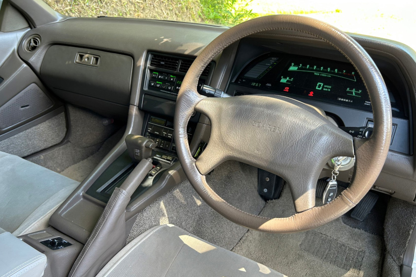 トヨタ・ソアラのデジタルメーター