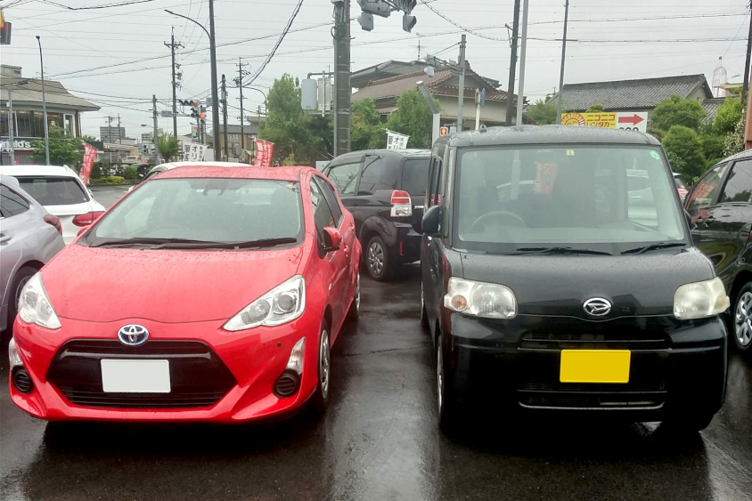トヨタ・アクアとダイハツ・タント