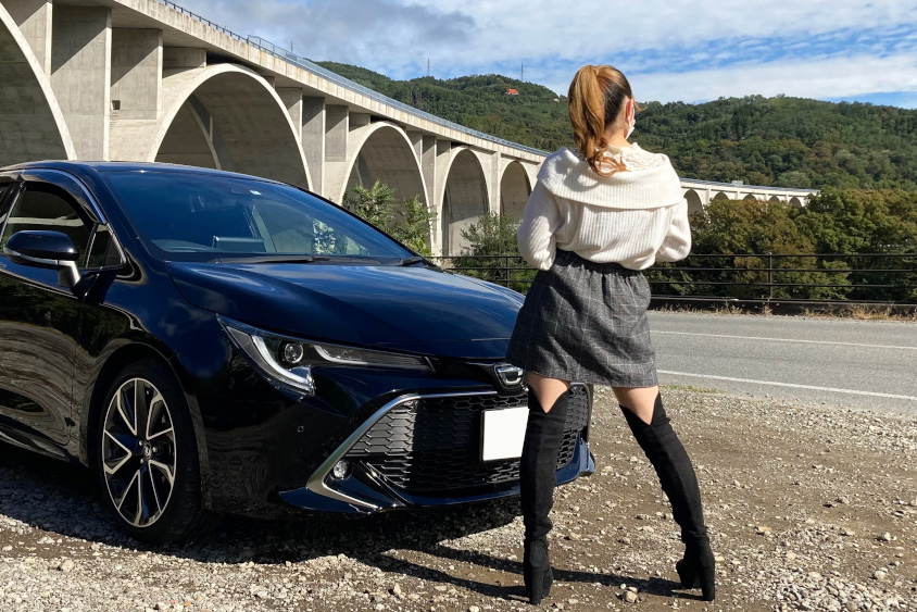 トヨタ・カローラスポーツと上田ローマン橋