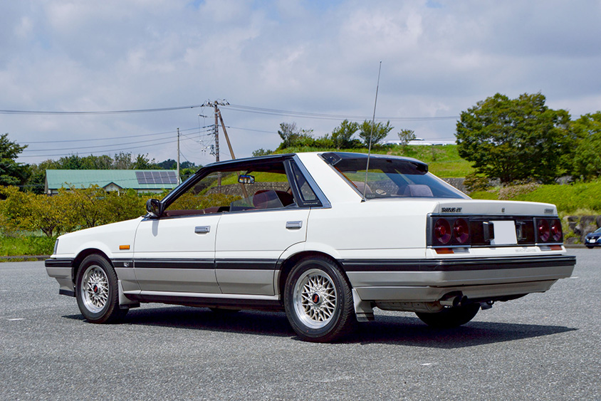 日産スカイラインHR31前期型