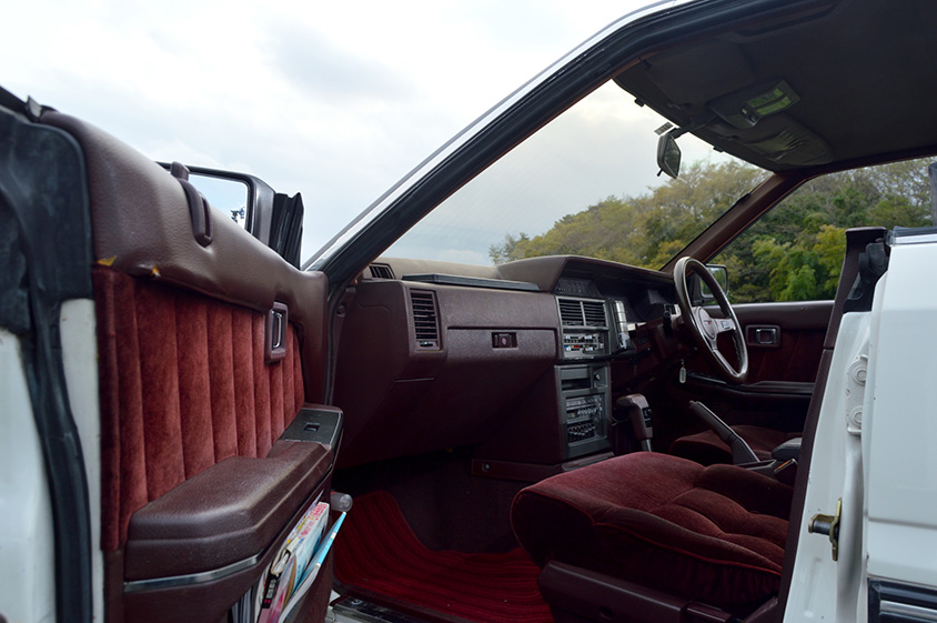 日産スカイラインHR31前期型