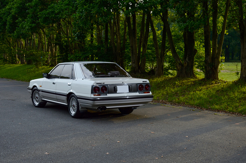 日産スカイラインHR31前期型