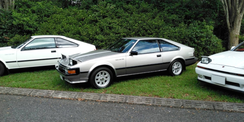 トヨタ・セリカXXのオフ会の様子