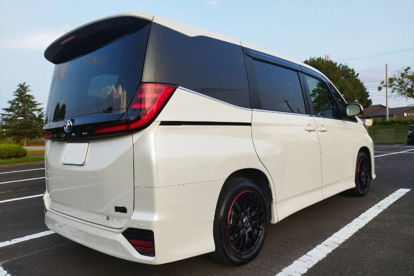 トヨタ・ノアのリヤ