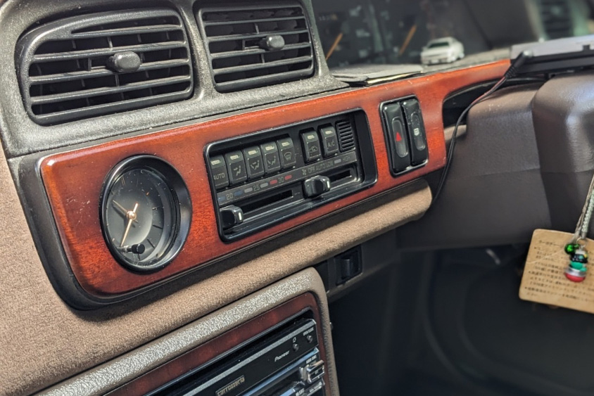 日産・ローレルのインパネ