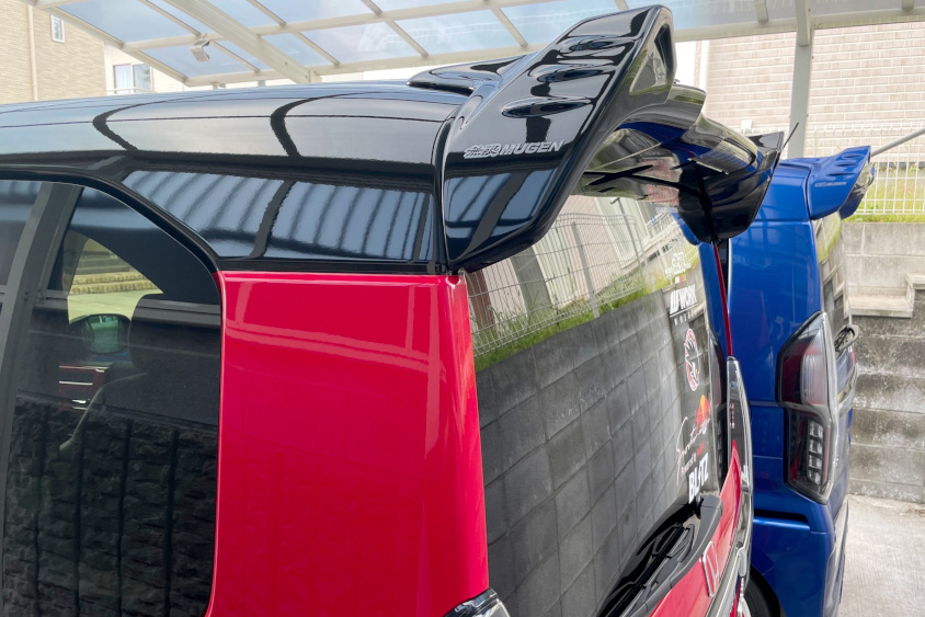 ホンダ・N-BOX CUSTOMの無限のリヤスポイラー