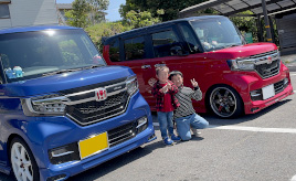 同じ仕様が2台!? ホンダ N-BOX CUSTOMが夫婦円満＆家族団らんとカーライフ充実の秘訣！