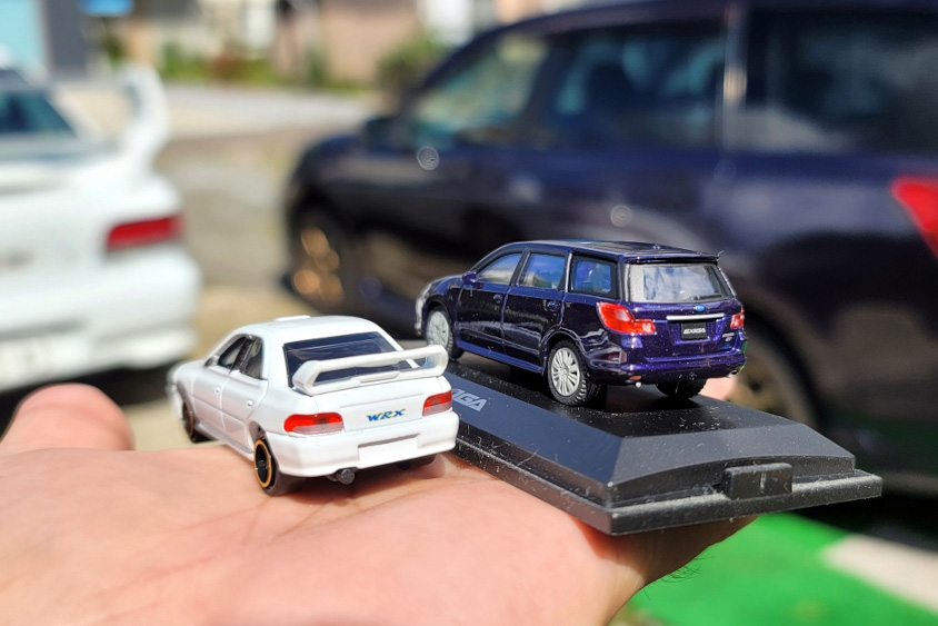 スバル・インプレッサWRX STi（GC8）とエクシーガのミニカー