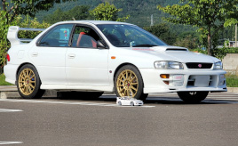 憧れの初代インプレッサはもう家族の一員！何から何まで理想の一台