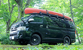 ハイエースに 家族団らんの時間と沢山の荷物を詰め込んで 旅に出る喜び