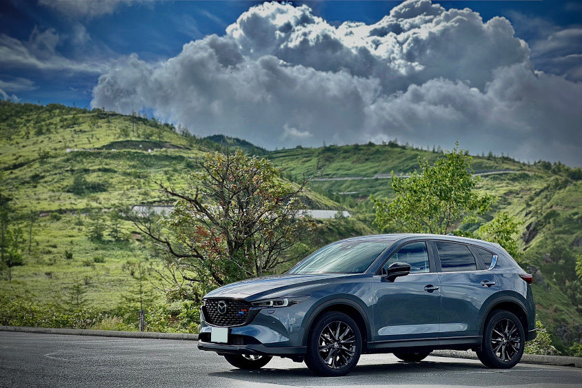 マツダ・CX-5と山