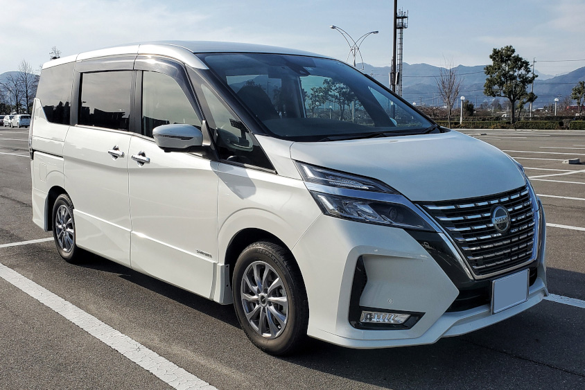 日産・セレナのハイウェイスターのエアロ