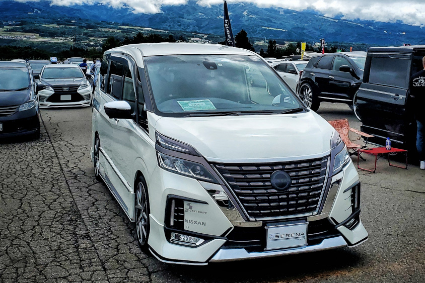 日産・セレナのフロント