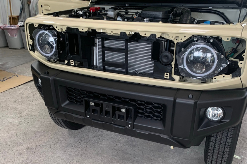 スズキ・ジムニーのヘッドライト