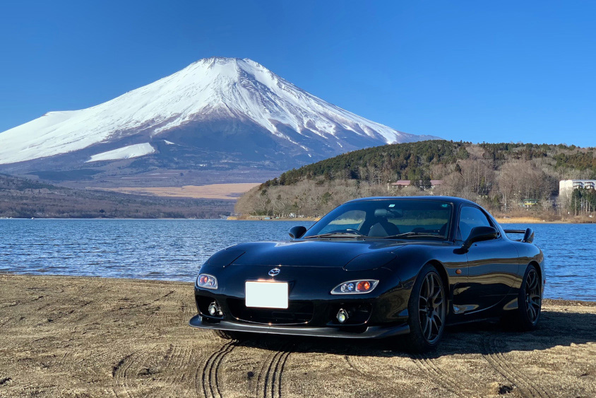 マツダ・RX-7と富士山