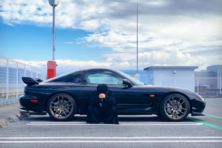 マツダ・RX-7とオーナーのジンさん