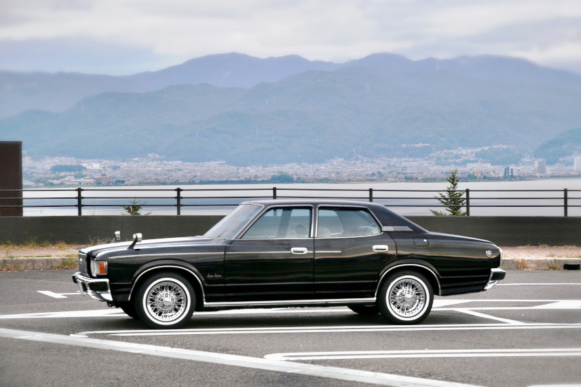 トヨタ・クラウン（5代目）の左サイド