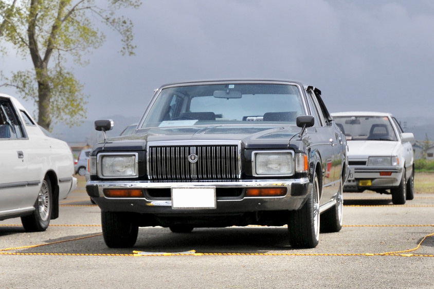 トヨタ・クラウン（5代目）のフロント