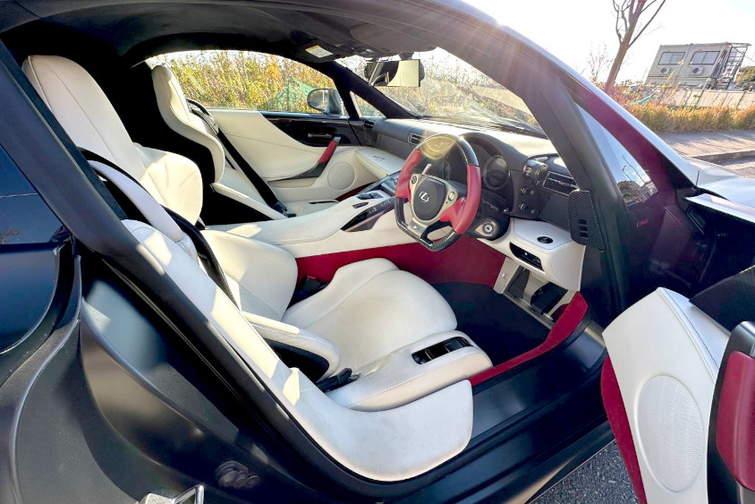 レクサス・LFAのインテリア