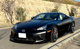 愛車との幸せな関係とは？ レクサスLFAは、自分に寄り添ってくれる素敵な相棒