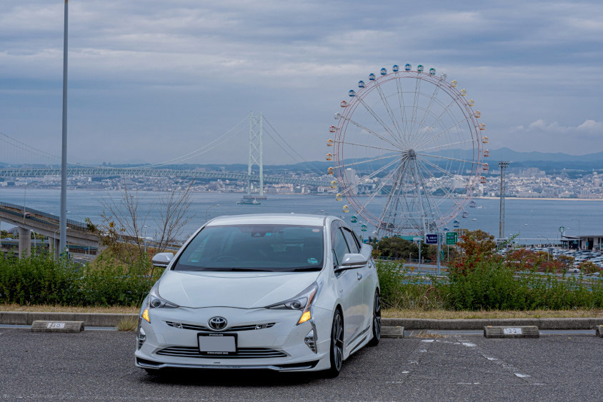 トヨタ・プリウス(50系)と淡路サービスエリア