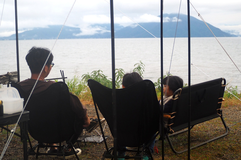 琵琶湖の湖面をゆったり眺める