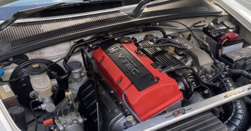 ホンダ・S2000のエンジンルーム