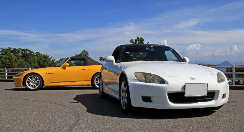 伴侶とともに2台のホンダ・S2000で愛車ライフを満喫するオーナーさん